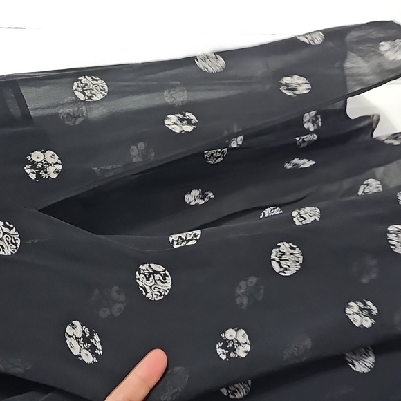 Club Monaco - Picture 4 of 4